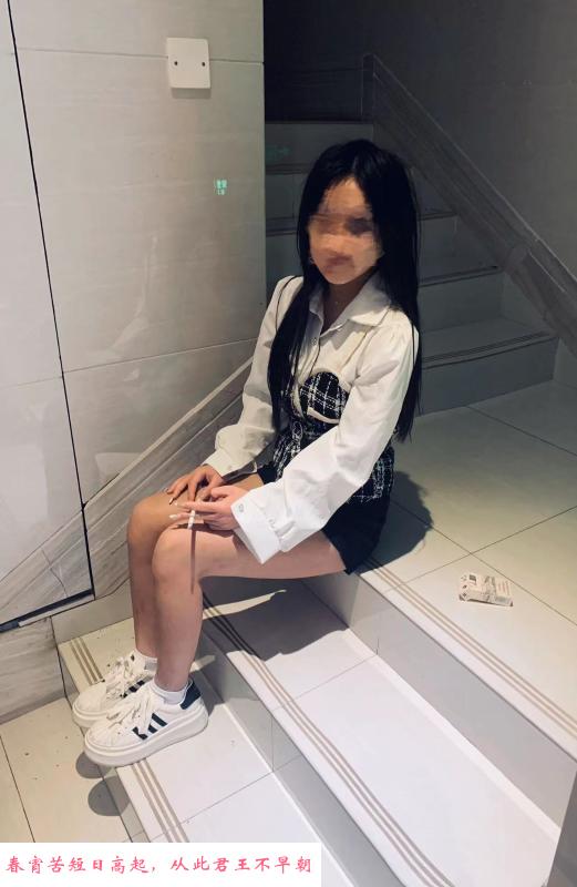 很嫩很粉的妹子 第4张
