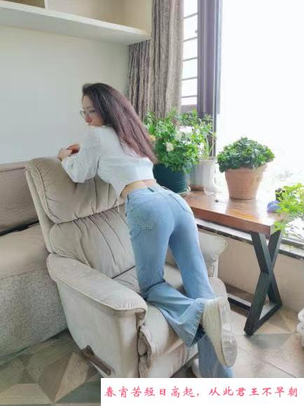 眼镜御姐娜娜姐 第2张