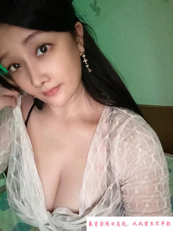 丰满瑜伽教练 第2张