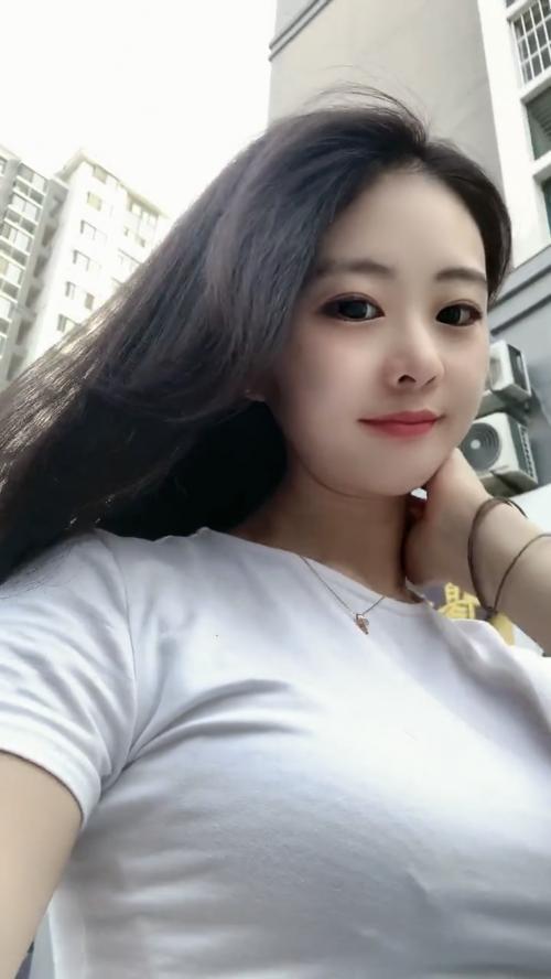 极品小少妇来上海工作 第2张