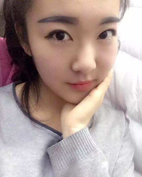 体验刚下海的超嫩极品穴学生妹妹，不是极品我不发 第1张