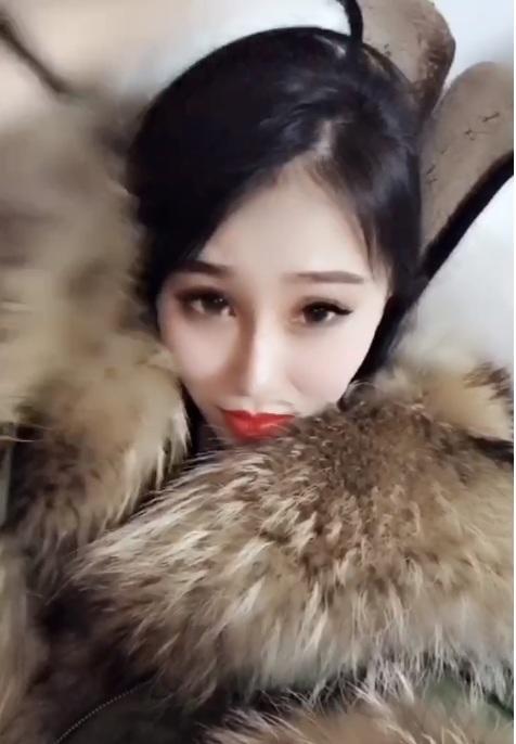 前凸后翘高个漂亮妹子，态度好 第2张