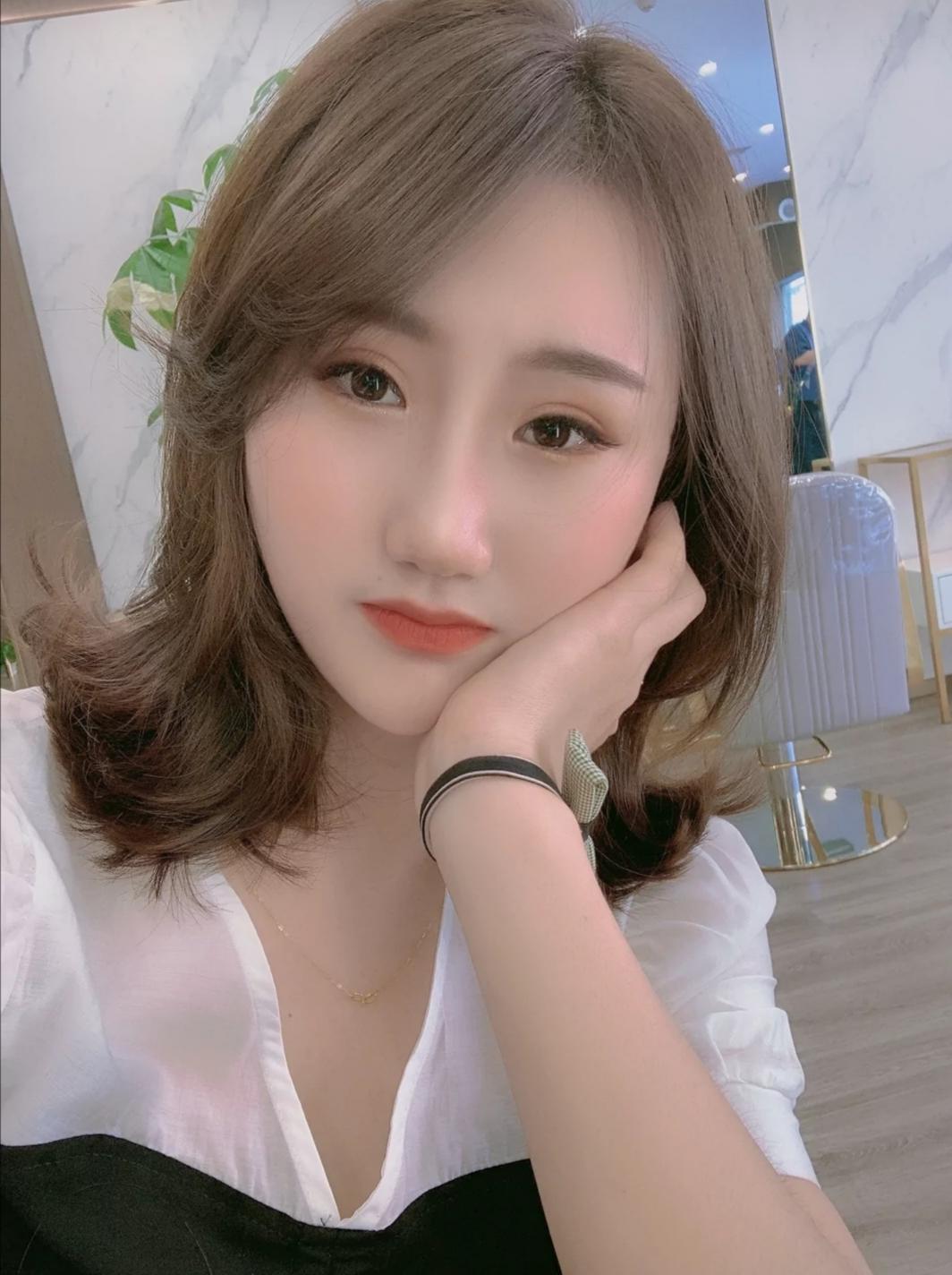 温柔体贴的大胸妹子，接吻调情样样行 第2张