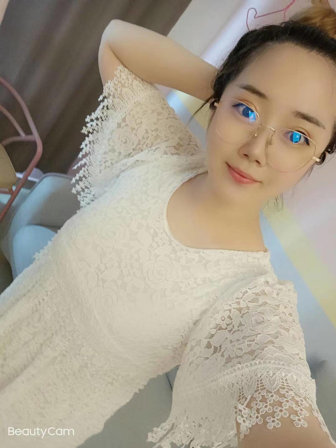 分享一个会“一字马”，不冷场，性格好的东北妹子~有点不舍~ 第1张