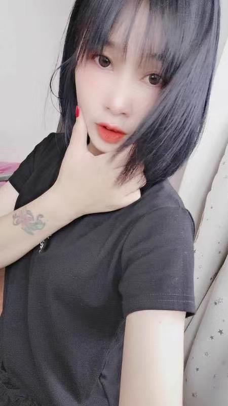 天河岗顶01年的颜值很不错的小姑娘，亲身体验 第2张