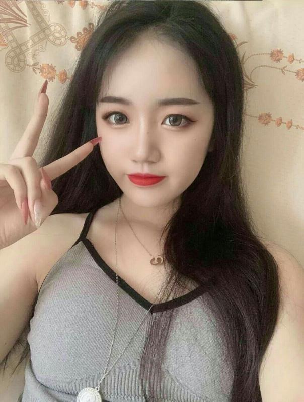 抚顺南站小姐姐 第1张