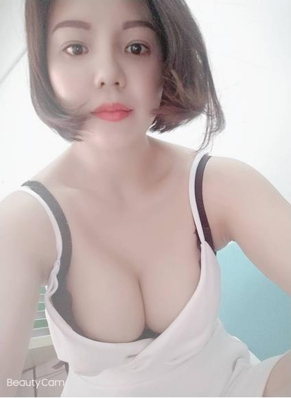 童颜巨乳少妇 第1张