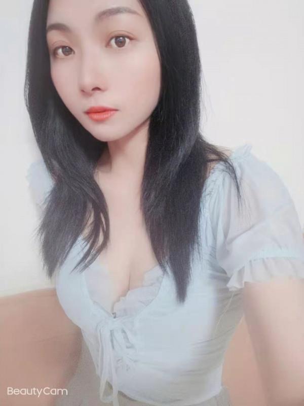 白云清秀的颖儿 第2张