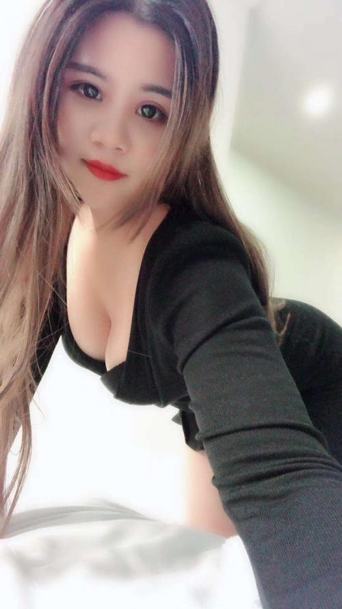刚下海的妹子，胸大性感，貌美肤白，身材一流，手法超好 第1张