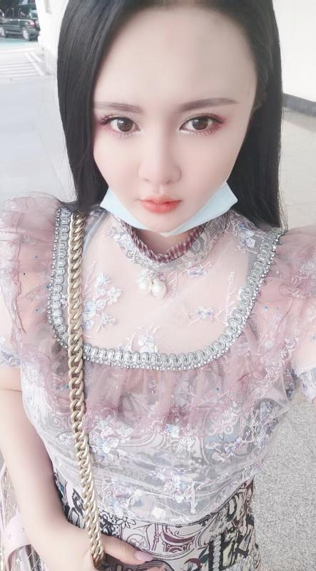 会玩的制服的大咪咪萝莉 第1张