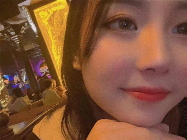 武汉微胖妹子 第1张