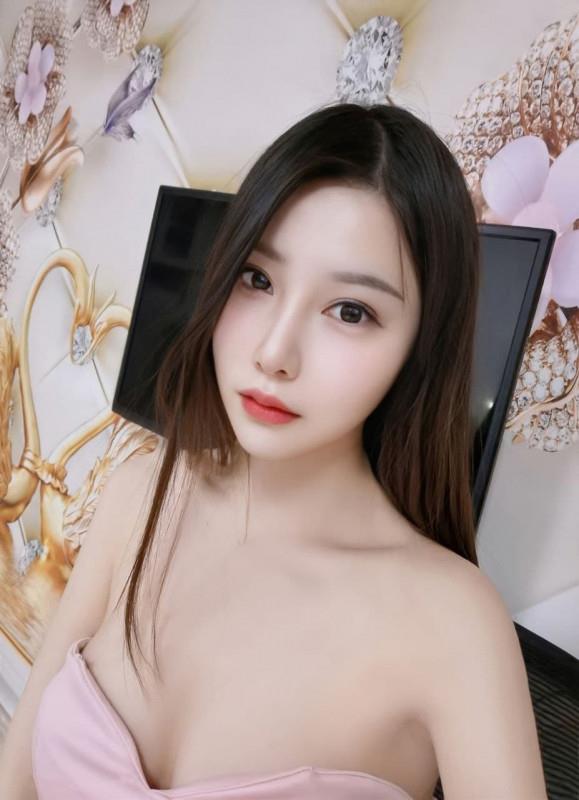 邻家白嫩小姐姐 第2张
