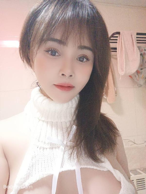 服务系大胸风骚少妇 第1张