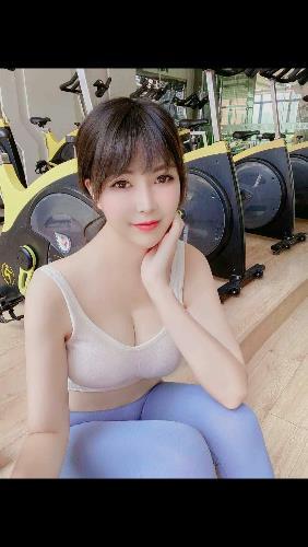 红谷滩兼职妹子，口活一绝 第2张