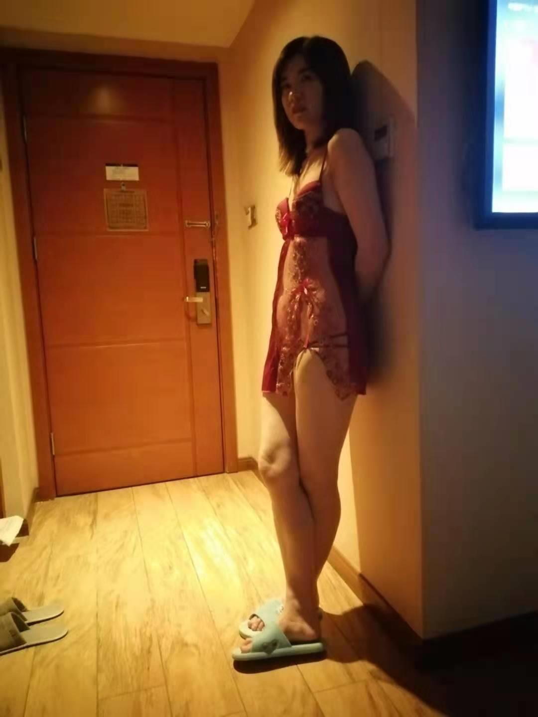 身材极品的性感妹子，要身高有身高，要屁股有屁股，而... 第2张