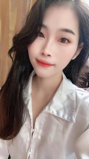 特别配合的小骚货，胸部傲人，还有点奶香 第1张