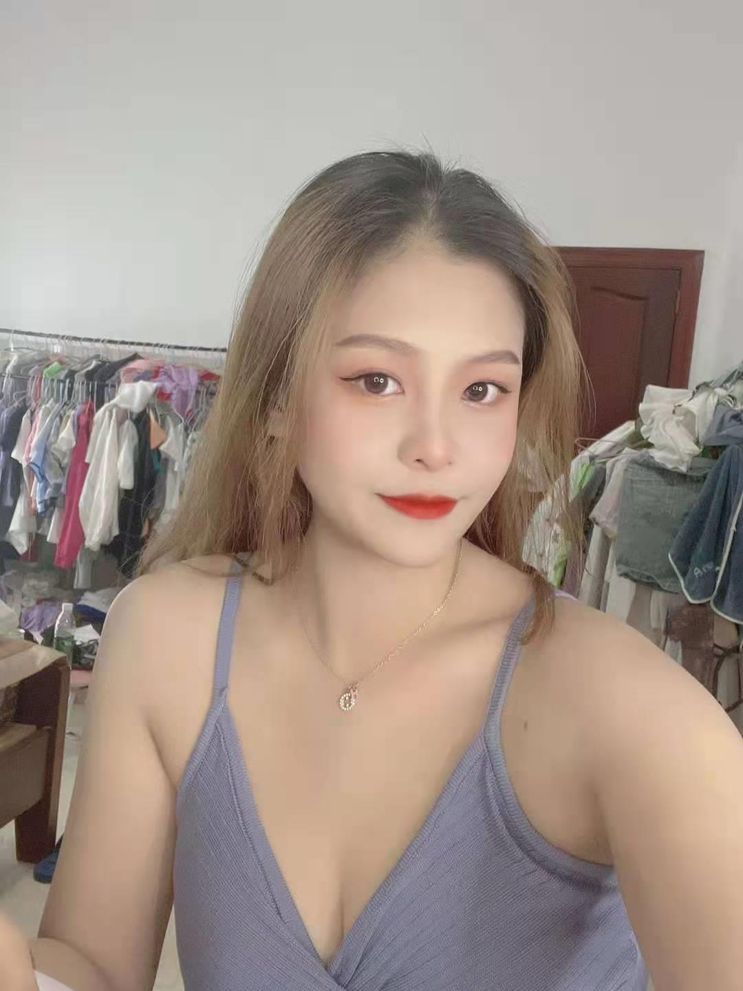 青纯邻家女孩胸大臀圆 第1张
